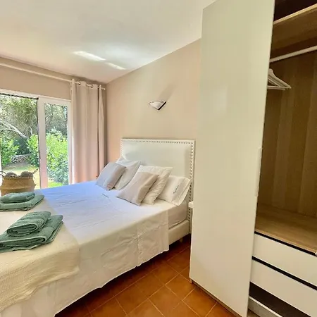 Appartamento Bonito Con Terraza, Jardin Y Piscina Cala en Bosch
