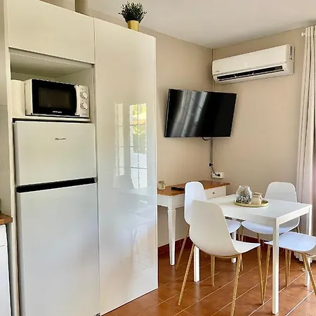 Appartamento Bonito Con Terraza, Jardin Y Piscina